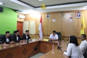 Kepala Kantor Kementerian Haji dan Umrah Kabupaten Dairi audensi di Ruang Rapat Bupati Dairi, Rabu (24/12/2025).(ist)