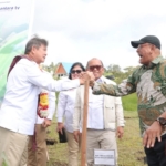 Penanaman 1 juta bibit pohon aren secara simbolis di di Tapanuli Utara (Taput), Minggu (11/1/2026).(ist)