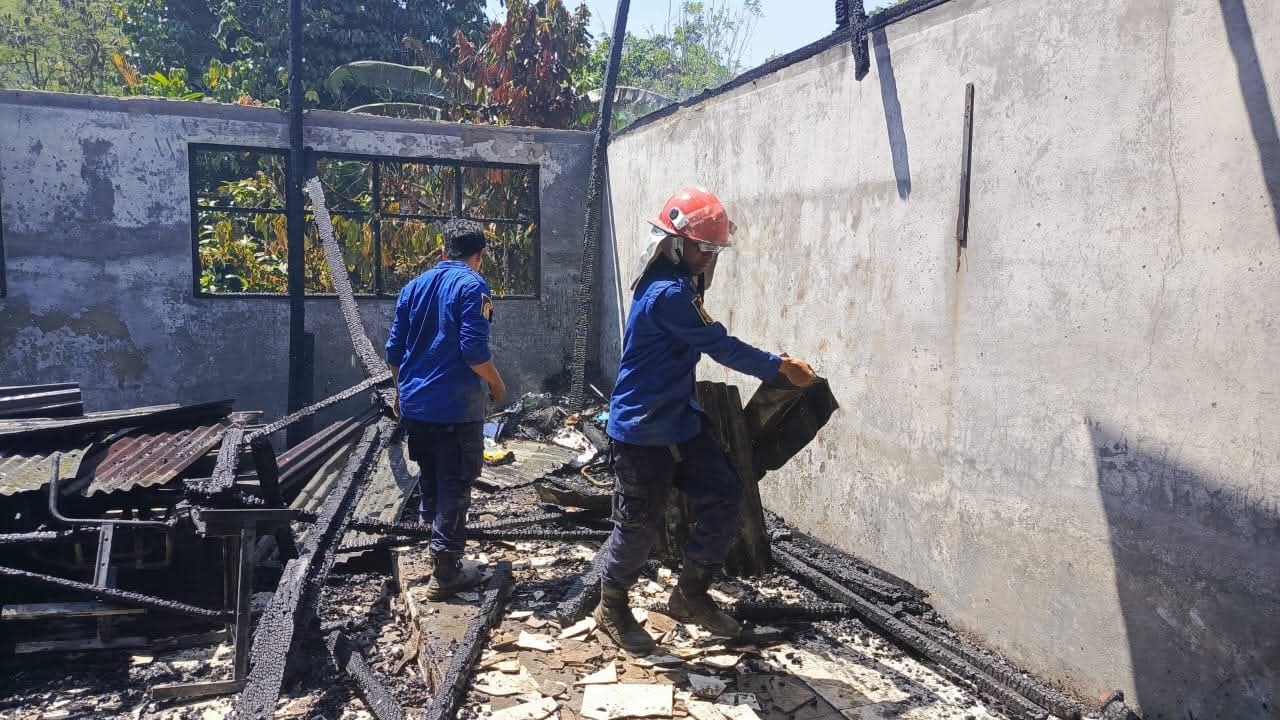 Kebakaran Gedung sekolah Dasar SD Negeri 033929 Huta Ginjang, Silima Pungga - Pungga Dairi.(ist)