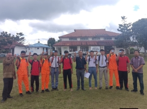 Para pelajar terima e-KTP di Sekolah usai perekaman.(ist)