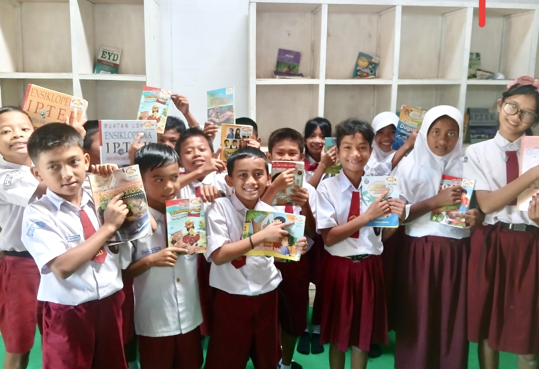 PT DPM sediakan rumah baca bagi anak sekolah di lingkar tambang.(ist)