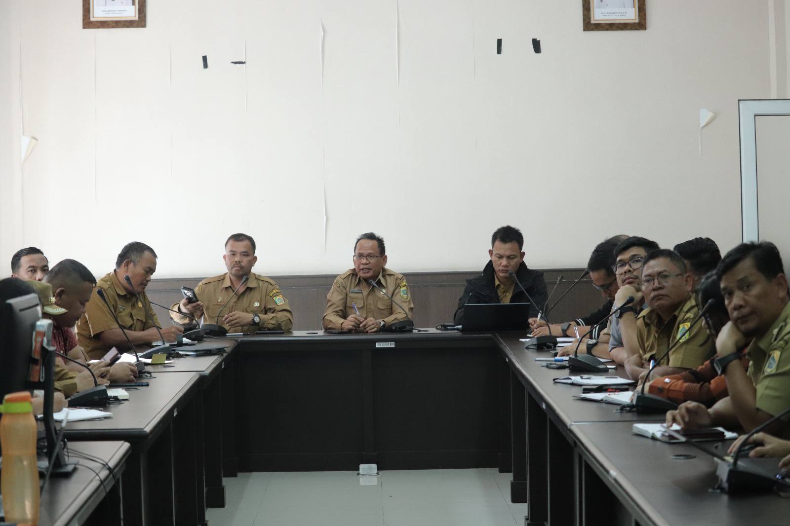 Persiapan penyambutan kunjungan Tim Ground Checking Gambir Direktorat Jenderal Perkebunan, Kementerian Pertanian RI di Kabupaten Pakpak Bharat.(ist)