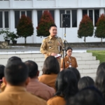 Bupati Humbahas Dr. Oloan Paniaran Nababan memimpin Apel pagi Aparatur Sipil Negara (ASN).(ist)