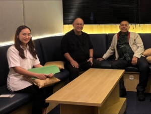 Bupati Dairi, Vickner Sinaga (Kanan) temui kepada BGN Pusat Dadan Hindayana (tengah).(ist)