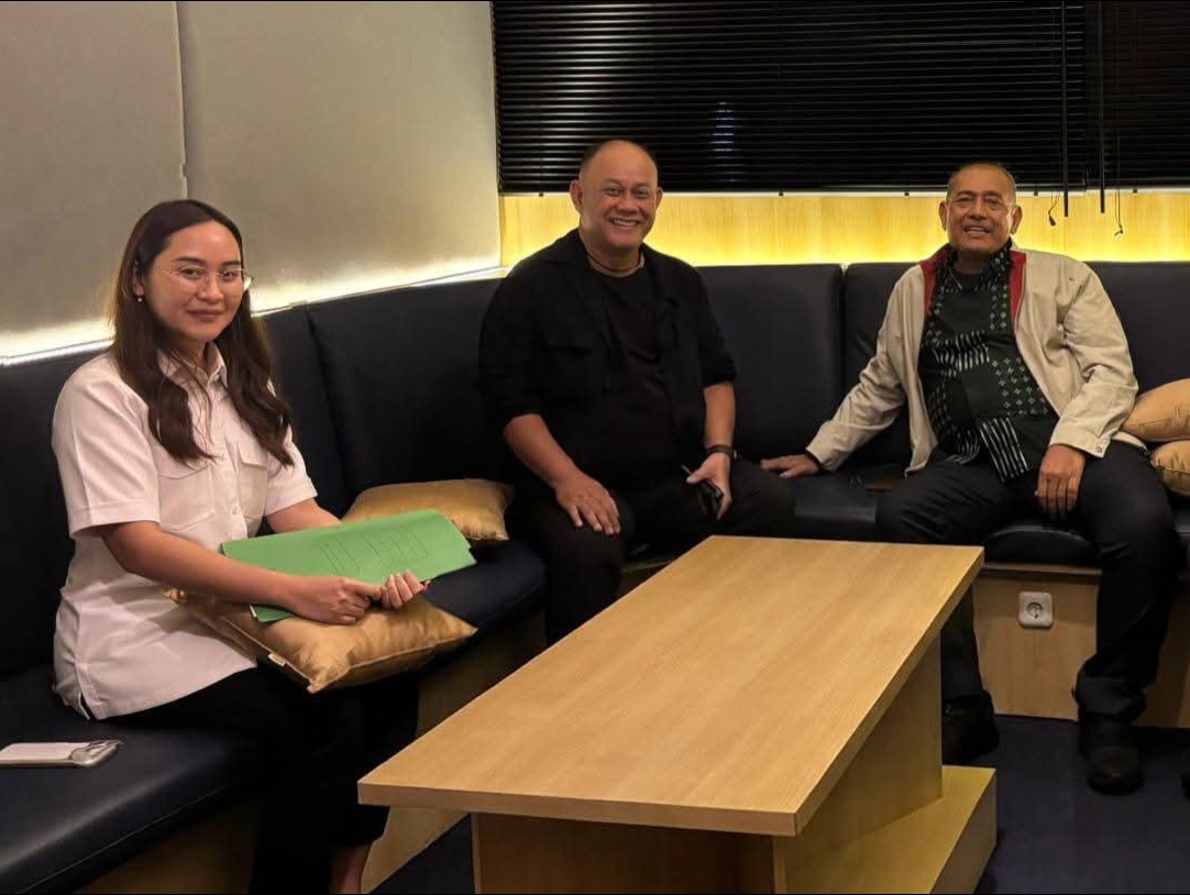 Bupati Dairi, Vickner Sinaga (Kanan) temui kepada BGN Pusat Dadan Hindayana (tengah).(ist)