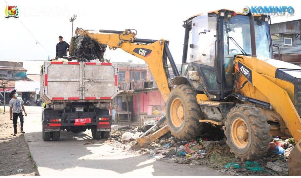 Dalam rangka Bulan Bhakti Gotong Royong Gerakan ASRI (Aman, Sehat, Resik, Indah) Pemkab Karo Gelar Gotong Royong.(ist)