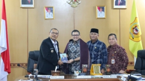 Bupati Dairi, Vickner Sinaga menggelar pertemuan dengan Direktorat Jenderal Strategi Ekonomi dan Fiskal Kementerian Keuangan Republik Indonesia, Febrio Nathan Kacaribu.(ist)