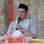 Bupati Dairi Vickner Sinaga menjalin silaturahmi dengan para awak media di rumah dinas.(ist)