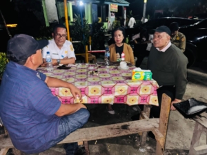 Bupati Dairi Vickner Sinaga saat berada dilokasi wisata air terjun Lae Pendaroh Sitinjo.(ist)