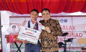 Sahpen Dericho Berutu, pelajar SMP berprestasi asal Sitellu Tali Urang Julu, Kabupaten Pakpak Bharat.(ist)