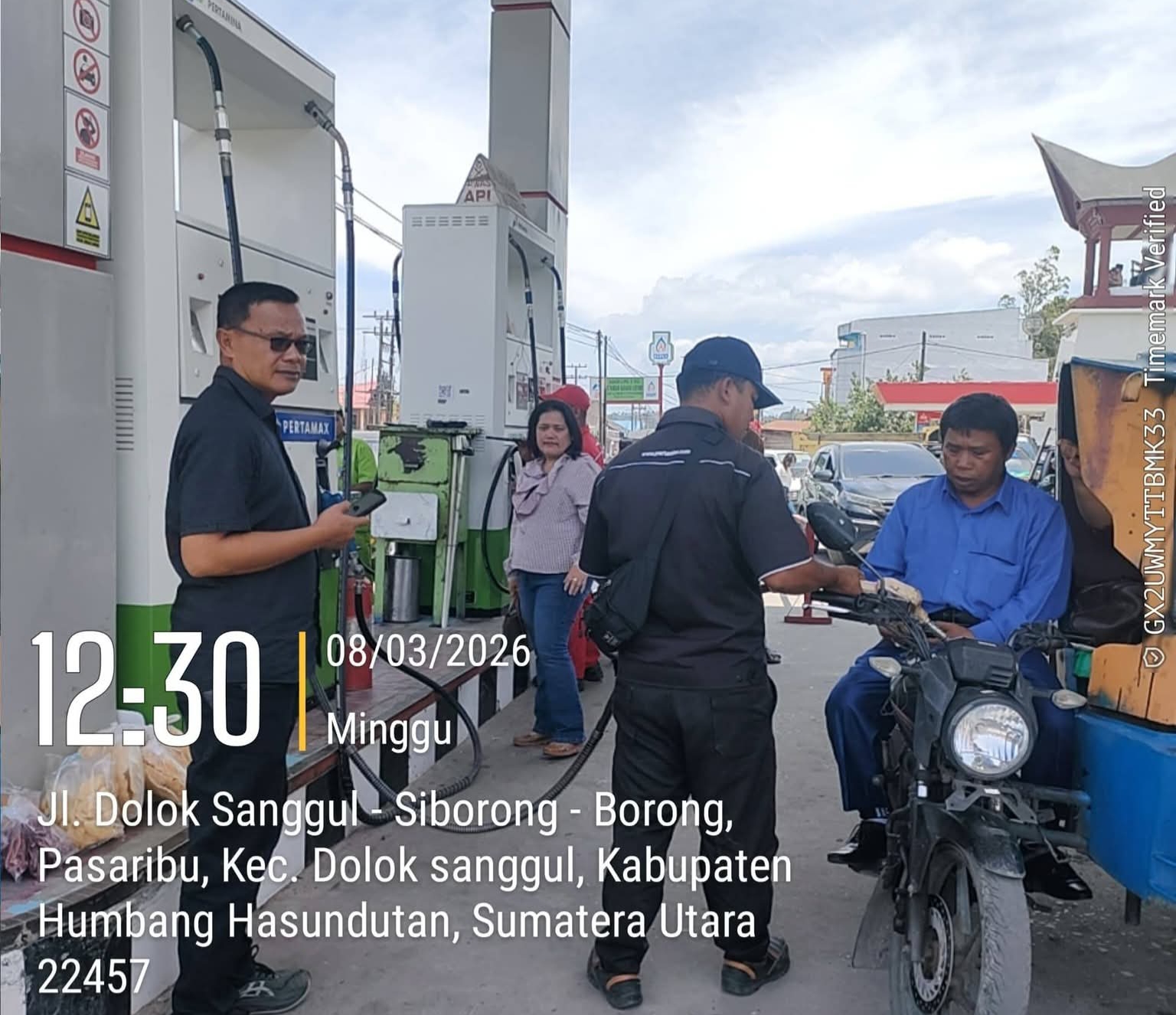 Monitoring ketersediaan BBM ke SPBU Dolok Sanggul.(ist)