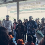 Bupati Dairi Vickner Sinaga meresmikan program air aman berbasis Masyarakat bersama Water Mission melalui Yayasan Way Mitra Indonesia pada Kamis (12/3/2026) di Desa Pegagan Julu III, Kecamatan Sumbul.(ist)