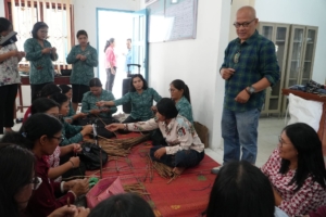 Pelatihan Eceng gondok diolah dari Gulma menjadi berkah Ekonomi bagi Masyarakat.(ist)