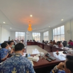 Rapat Dengar Pendapat (RDP) oleh DPRD Kabupaten Karo dengan warga.(ist)