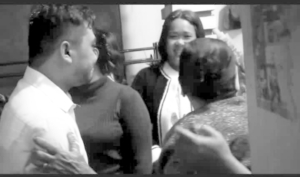 Amsal Cristy Sitepu, terdakwa Kasus Pembuatan Profil Desa saat bertemu dengan keluarga.(ist)