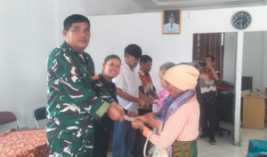 Penyaluran Bantuan Langsung Tunai Dana Desa (BLT-DD) kepada Warga.(ist)