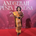 Ketua TP PKK Kabupaten Dairi ny. Lintong Rita Puspita Vickner Sinaga saat menerima penghargaan Anugerah Puspa Bangsa 2026 kategori Puspa Cita dari KompasTV.(ist)