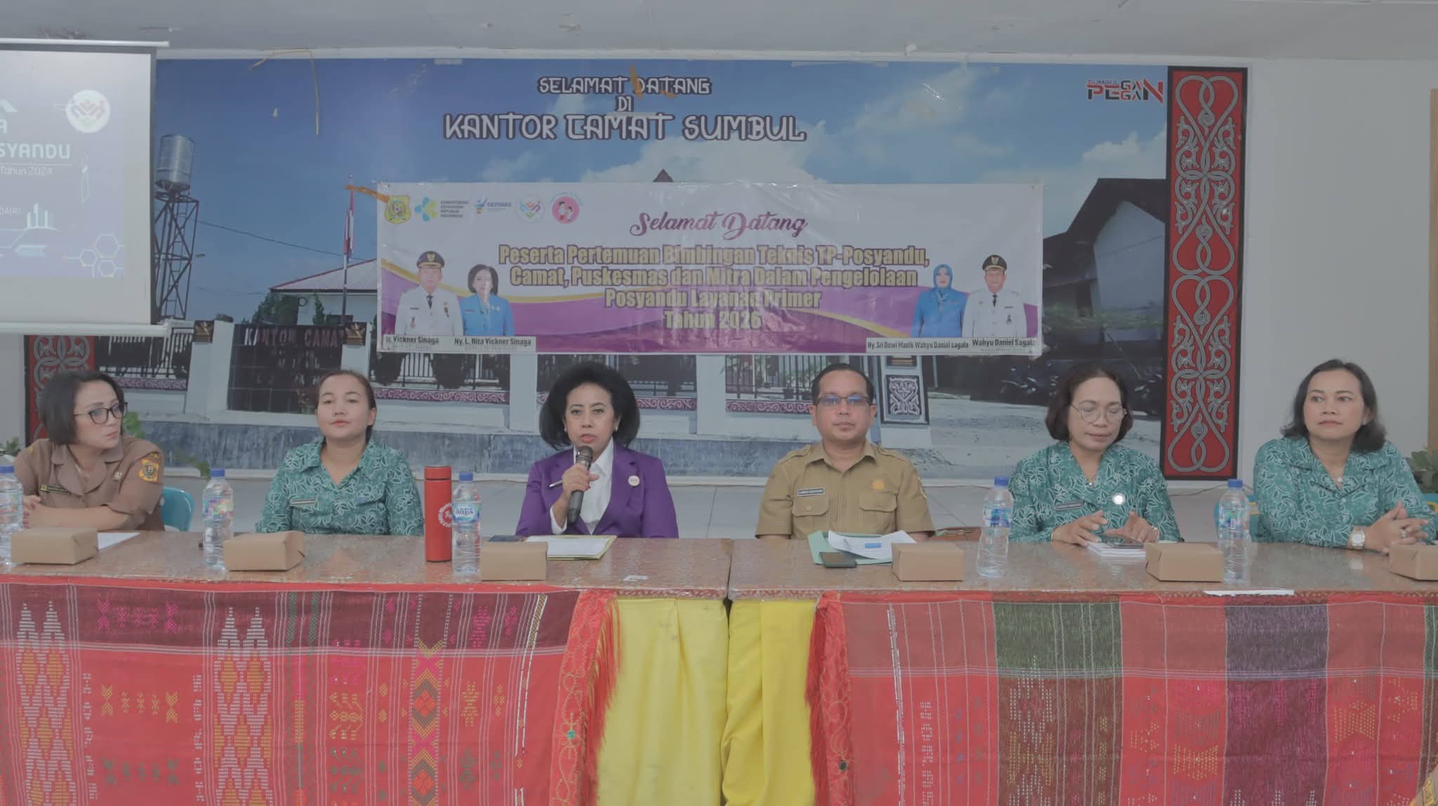 Bimbingan teknis (bimtek) TP Posyandu, Camat, Puskesmas dan Mitra dalam pengelolaan Posyandu layanan primer Tahun 2026 di Kecamatan Sumbul.(ist)