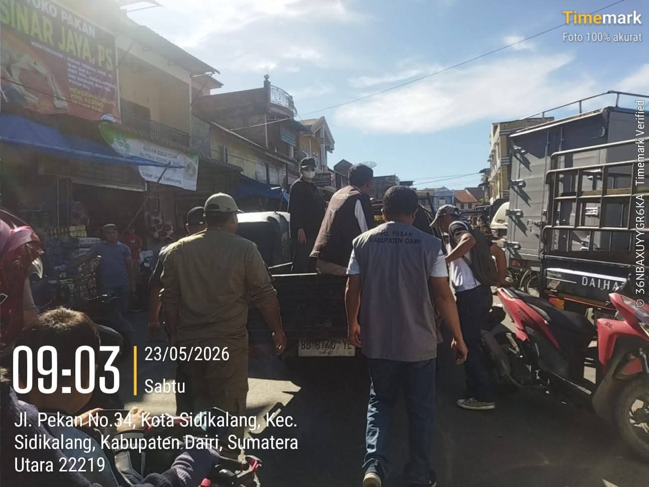 Penertiban dan penataan pedagang dipusat Pasar Sidikalang.(ist)