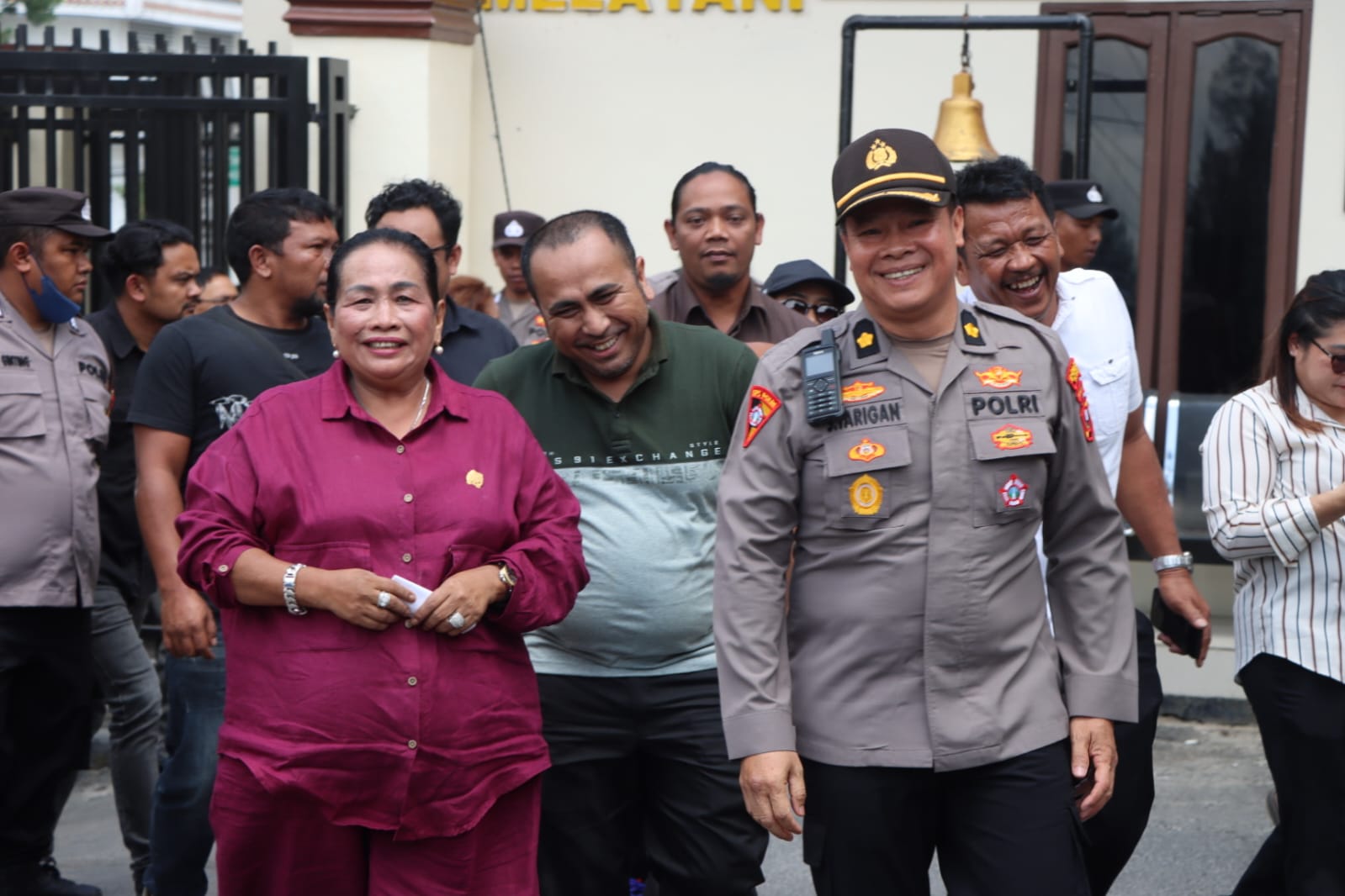 Warga mendatangi kantor DPRD Kabupaten Karo di Jalan Veteran Padang Mas, Kabanjahe.(ist)