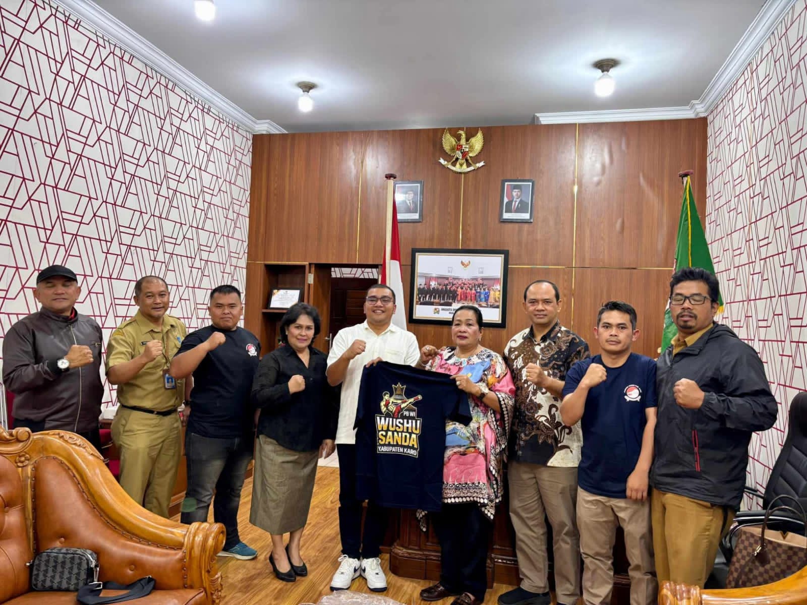 Pengurus Cabang (Pengcab) Wushu Karo berkunjung ke Ketua DPRD Kabupaten Karo Iriani Br Tarigan.(ist)