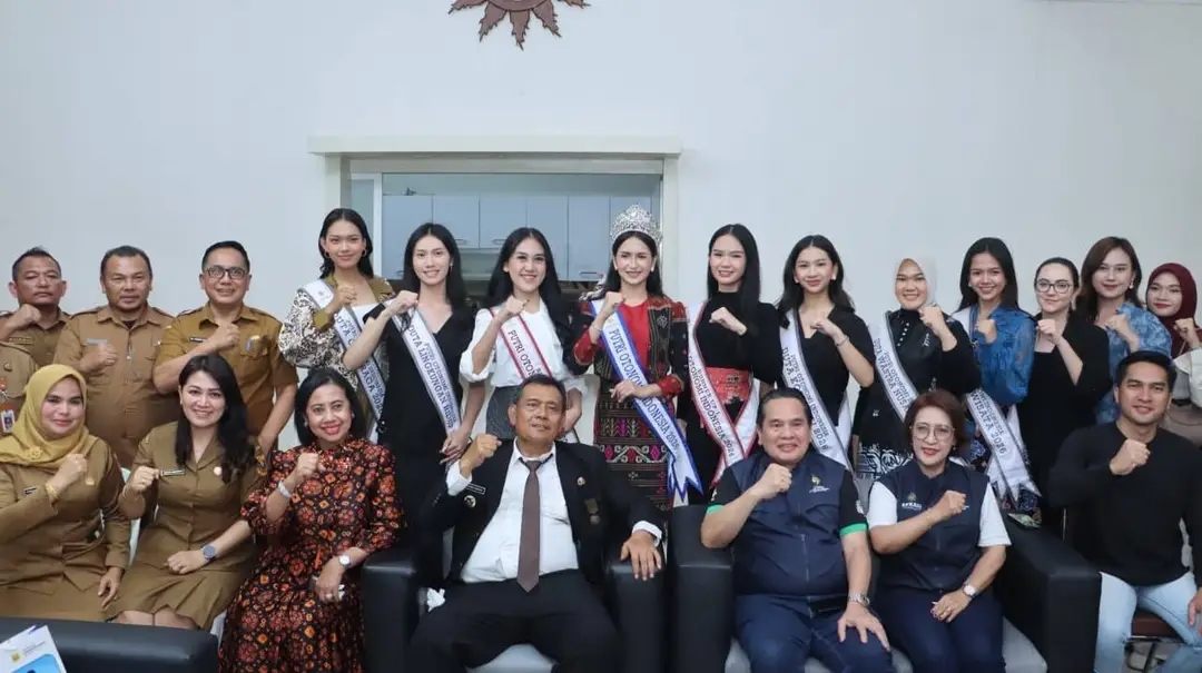 Bupati Dairi Vickner Sinaga sambut Putri Otonomi Indonesia 2026, Yemima Mutiara Caren Sitanggang.(ist)