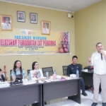 Pelatihan Pembuatan Zat Pewarna Berbahan Dasar Gambir.(ist)