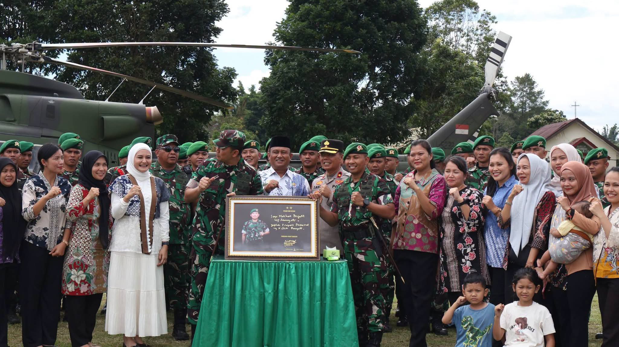 Kunjungan kerja Pangdam I Bukit Barisan Mayjen TNI Hendy Antariksa ke Dairi.(ist)