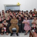 Bupati Dairi Vickner Sinaga melepas Kontingen Kwartir Cabang (Kwarcab) Gerakan Pramuka Kabupaten Dairi untuk mengikuti Jambore Daerah XI dan Kemah Bersama Majelis Pembimbing Daerah Gerakan Pramuka Sumatera Utara.(ist)