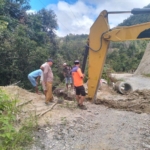 Perbaikan jalan di Desa Sanggaran I, Kecamatan Sijamapolang, Humbang Hasundutan.(ist)