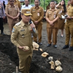 Peletakan batu pertama pembangunan gedung GBI (Gereja Bethel Indonesia) Jemaat Hutapaung yang berada di Jalan Sibatu Paksa Dusun IV Hutapaung Kecamatan Pollung.(ist)