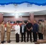 Bupati Karo Brigjen Pol (Purn) Dr. dr. Antonius Ginting menyampaikan Rancangan Peraturan Daerah kepada DPRD Kabupaten Karo dalam Rapat di Gedung DPRD Kabupaten Karo, Senin (29/6/2026).(ist)