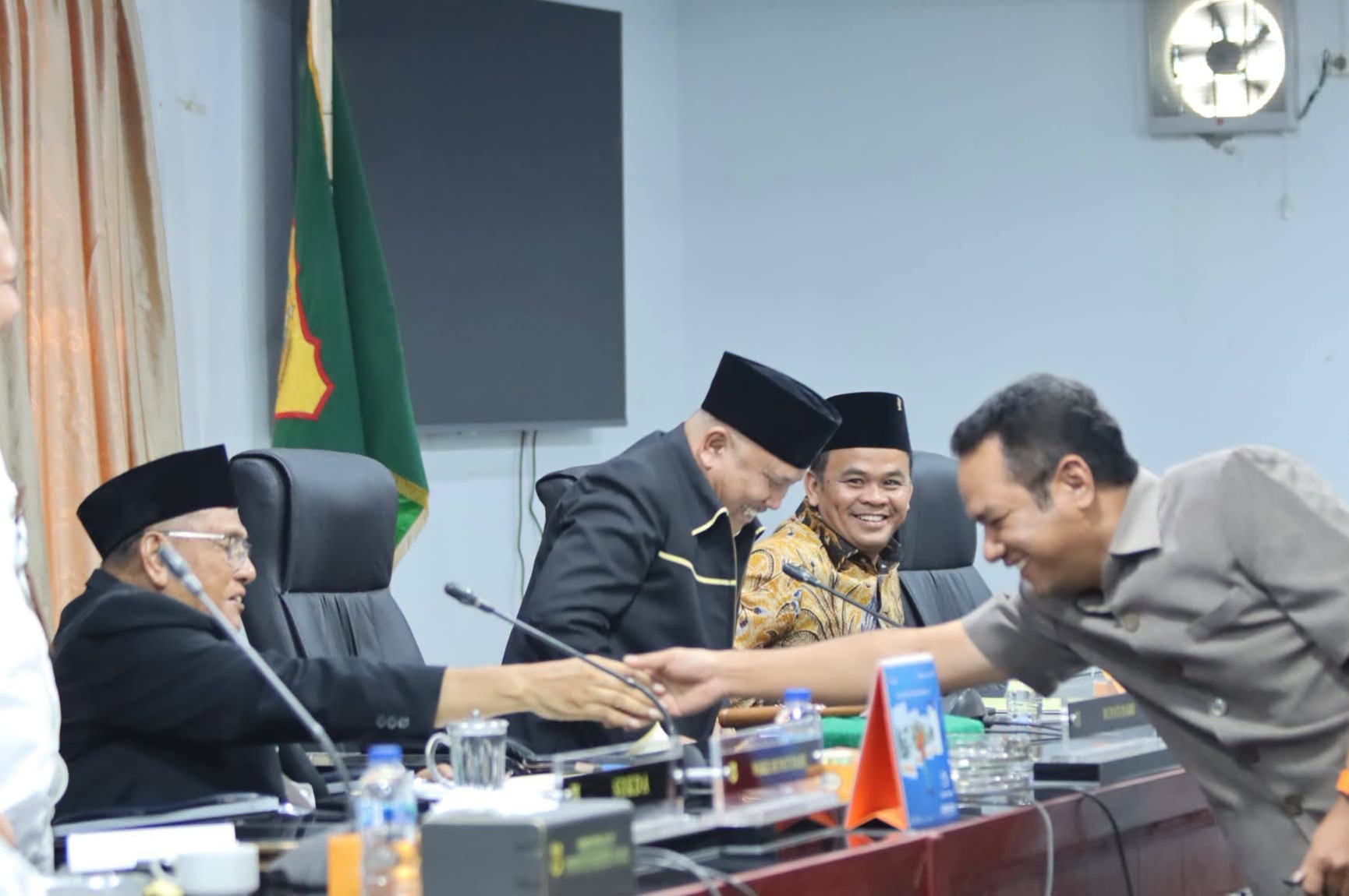 DPRD Dairi Sahkan Ranperda Pertanggungjawaban APBD Tahun Anggaran 2025 Menjadi Perda Kabupaten Dairi.(ist)