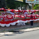 Pedagang pernak-pernik kemerdekaan di kota Pematangsiantra.(Hegi)
