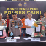 Konferensi pers Polres Dairi terkait kasus meninggalnya KG (41) warga Desa Pamah Kecamatan Tanah Pinem.(ist)