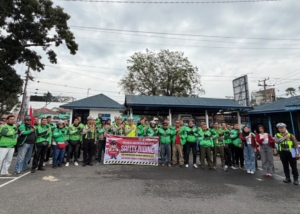 Satlantas Polres Pematangsiantar bersama para pengemudi Ojek Online (Ojol).(Hegi)