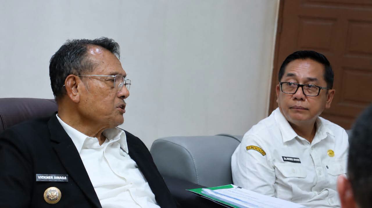 Kepala BPJS Kesehatan Cabang Kabanjahe audensi ke Bupati Dairi Vickner Sinaga. (ist)