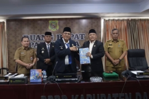 Sidang di DPRD Dairi penyampaian Nota Pengantar Keuangan Bupati Dairi atas Rancangan Peraturan Daerah tentang Perubahan APBD (Ranperda P-APBD) Tahun Anggaran 2026.(ist)