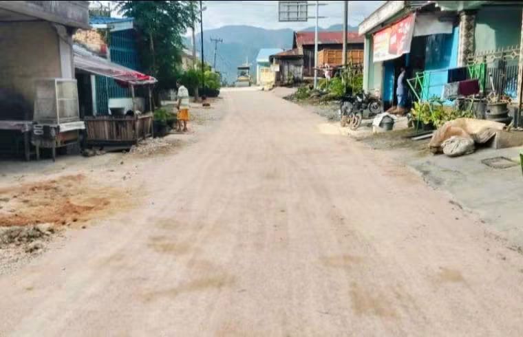 Pemeliharaan ruas Jalan JRS Kedeberek–Sarintonu–Lau Pangguh Link. 060, Kecamatan Tigalingga.(ist)