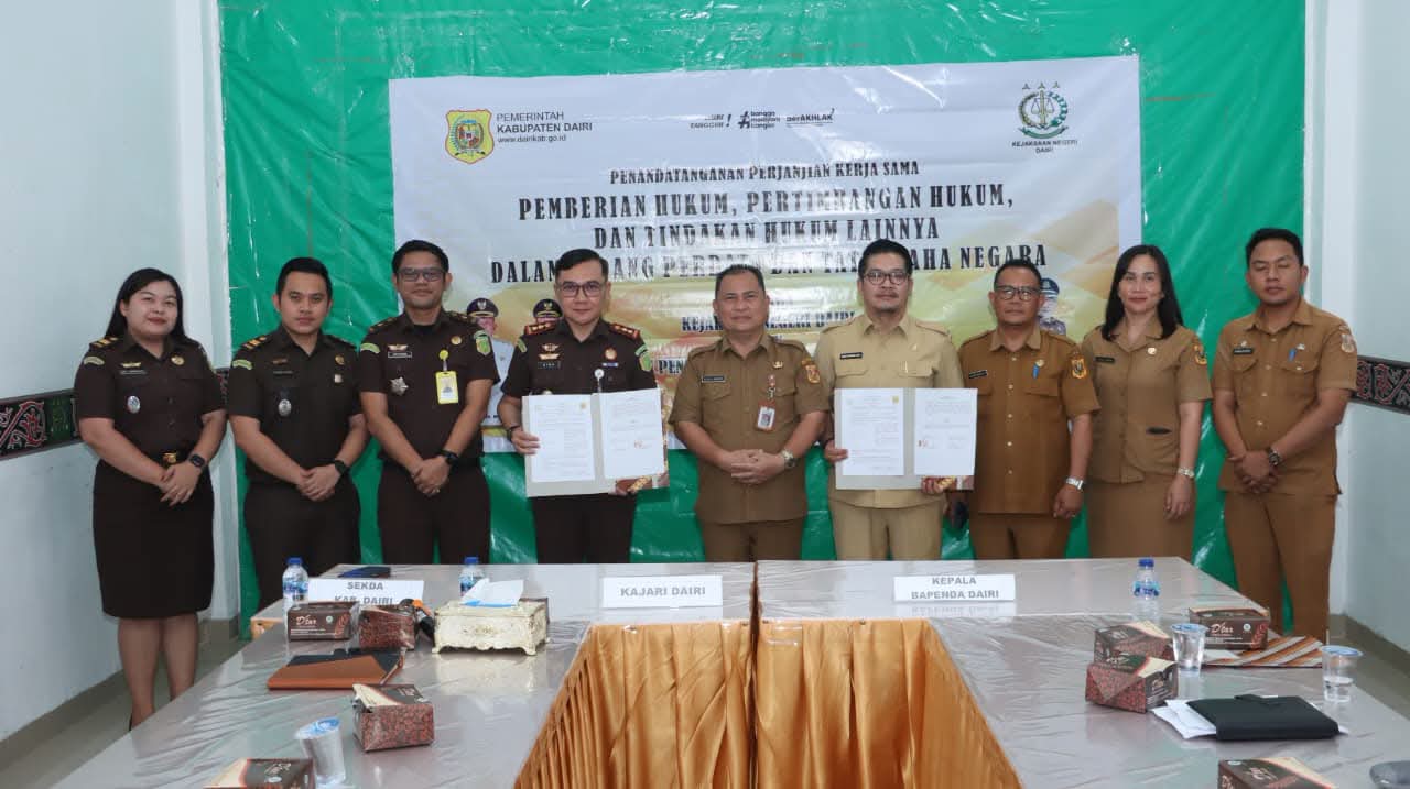 Bapenda tandatangani Perjanjian Kerja Sama terkait Pemberian Hukum, Pertimbangan Hukum dan Tindakan Hukum Lainnya Dalam Bidang Perdata dan Tata Usaha Negara dengan kejaksaan negeri Dairi.(ist)