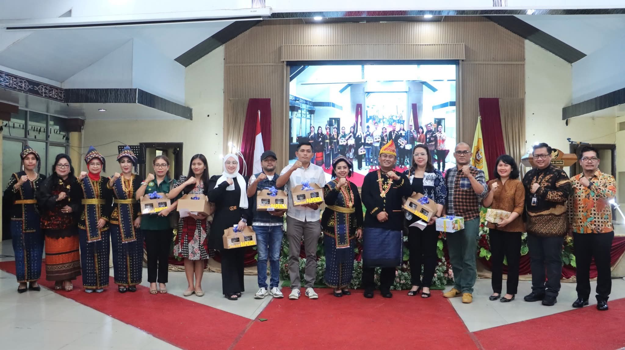 Pemkab Dairi meluncurkan aplikasi CorePAD, sistem pembayaran non-tunai pajak dan retribusi daerah.(ist)